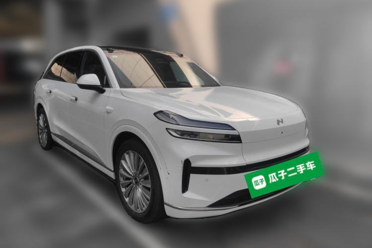 Used ONVO Luxeed L90 2025 Model—Ultra Six-Seater Version Front Right 45 Deg