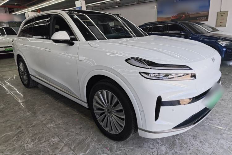 Used ONVO Luxeed L90 2025 Model—Ultra Six-Seater Version Front Right 45 Deg