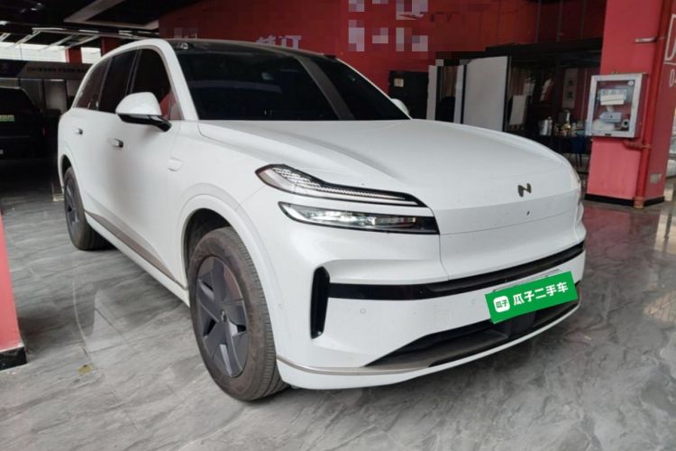 Used ONVO Luxeed L90 2025 Model—Max Six-Seater Version Front Right 45 Deg