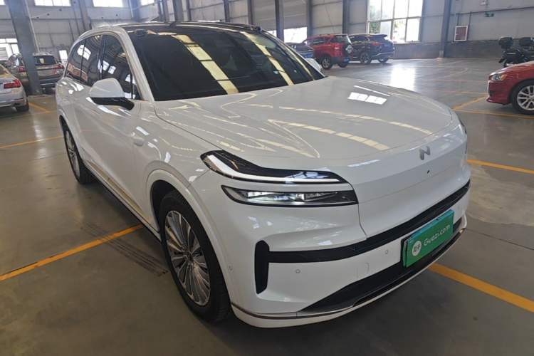 Used ONVO Luxeed L90 2025 Model—Ultra Six-Seater Version Front Right 45 Deg