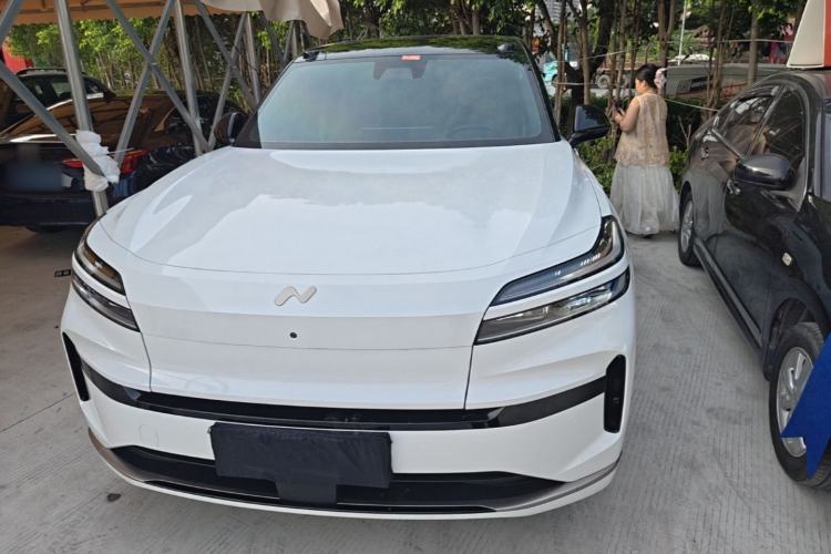 Used ONVO Luxeed L90 2025 Model—Max Six-Seater Version Front