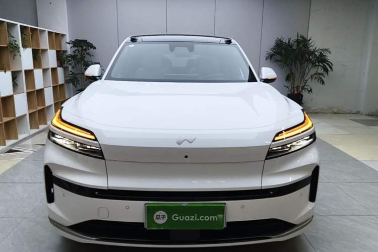 Used ONVO Luxeed L90 2025 Model—Max Six-Seater Version Front