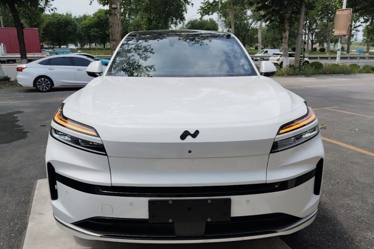 Used ONVO Luxeed L90 2025 Model—Max Six-Seater Version Front