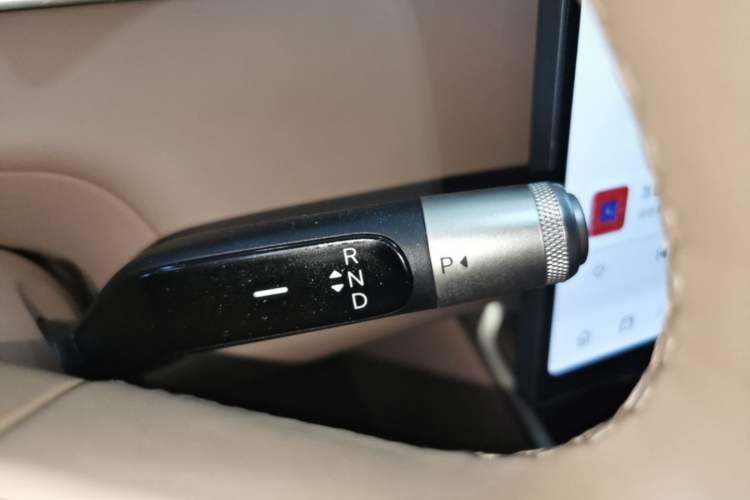 Used ONVO Luxeed L90 2025 Model Ultra Six-Seater 60-degree Battery Edition Gear Lever