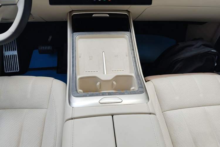 Used ONVO Luxeed L90 2025 Model—Max Six-Seater Version Gear Lever