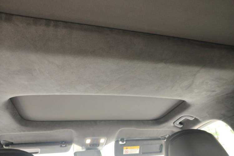 Used ONVO Luxeed L90 2025 Model—Pro Six-Seater Version Headliner