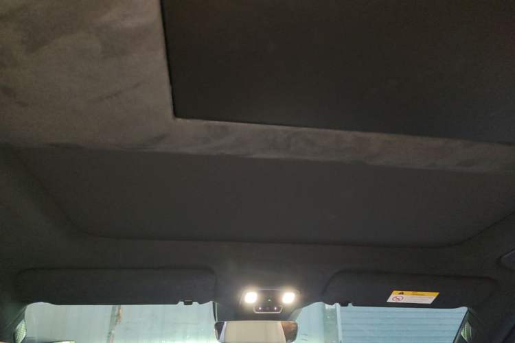 Used ONVO Luxeed L90 2025 Model—Max Six-Seater Version Headliner