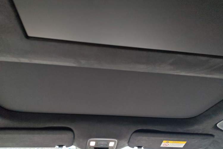 Used ONVO Luxeed L90 2025 Model—Ultra Six-Seater Version Headliner