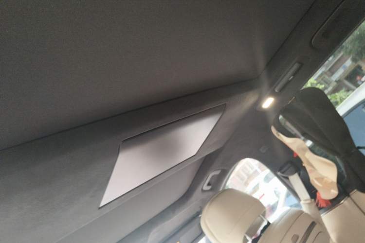 Used ONVO Luxeed L90 2025 Model—Ultra Six-Seater Version Headliner