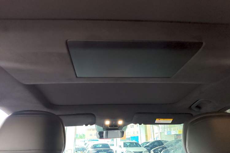 Used ONVO Luxeed L90 2025 Model—Max Six-Seater Version Headliner
