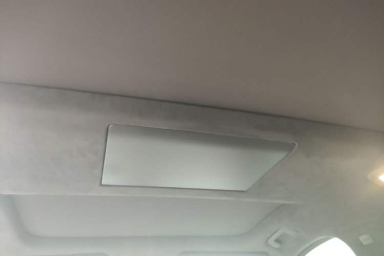 Used ONVO Luxeed L90 2025 Model—Max Six-Seater Version Headliner