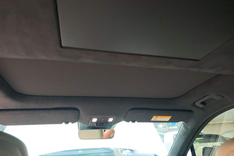 Used ONVO Luxeed L90 2025 Model—Pro Six-Seater Version Headliner