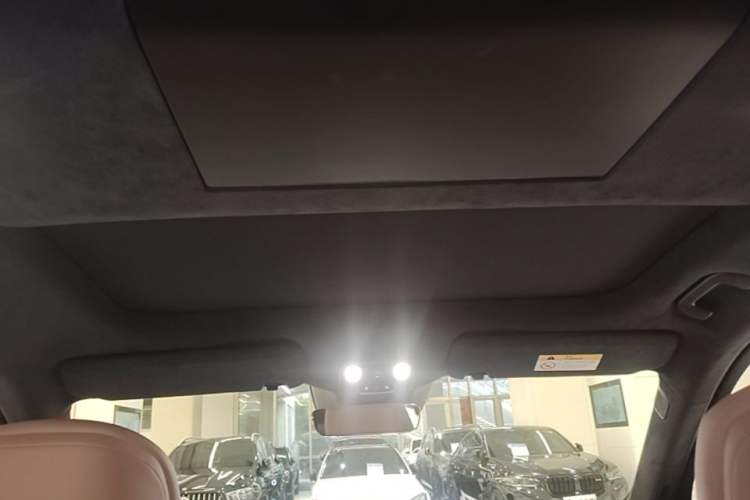 Used ONVO Luxeed L90 2025 Model—Max Six-Seater Version Headliner