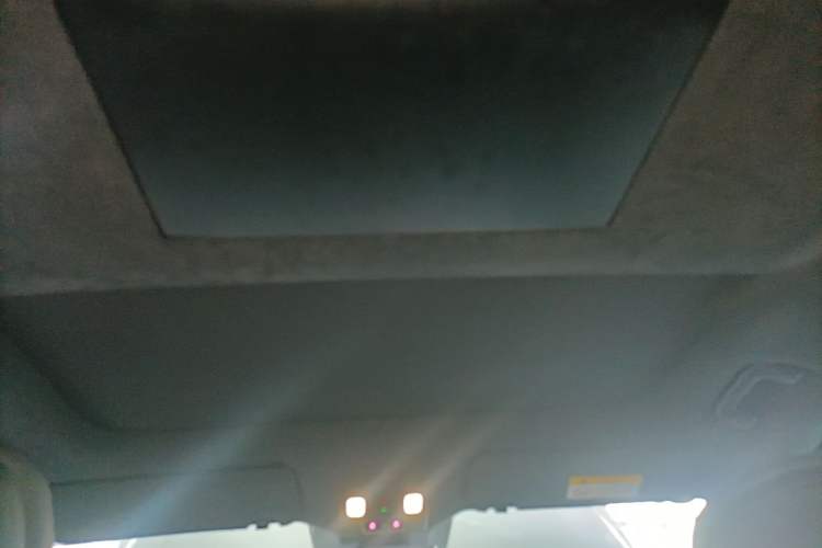 Used ONVO Luxeed L90 2025 Model—Ultra Six-Seater Version Headliner