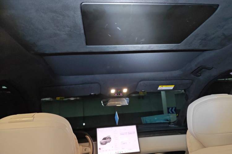 Used ONVO Luxeed L90 2025 Model—Max Six-Seater Version Headliner