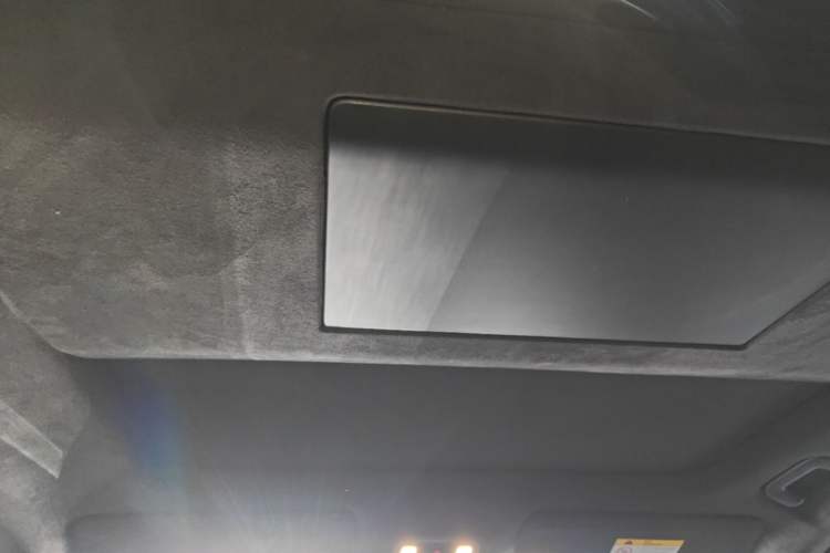 Used ONVO Luxeed L90 2025 Model—Ultra Six-Seater Version Headliner