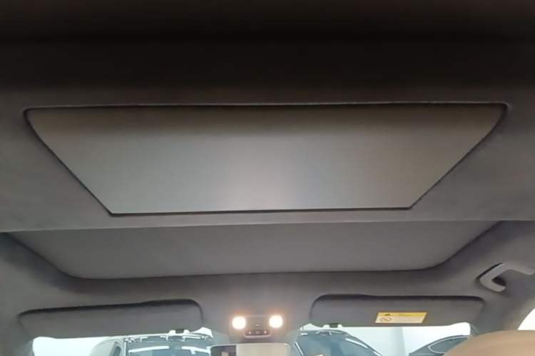 Used ONVO Luxeed L90 2025 Model Ultra Six-Seater 60-degree Battery Edition Headliner