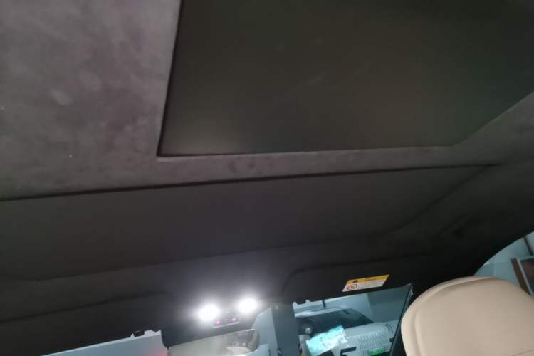 Used ONVO Luxeed L90 2025 Model—Ultra Six-Seater Version Headliner