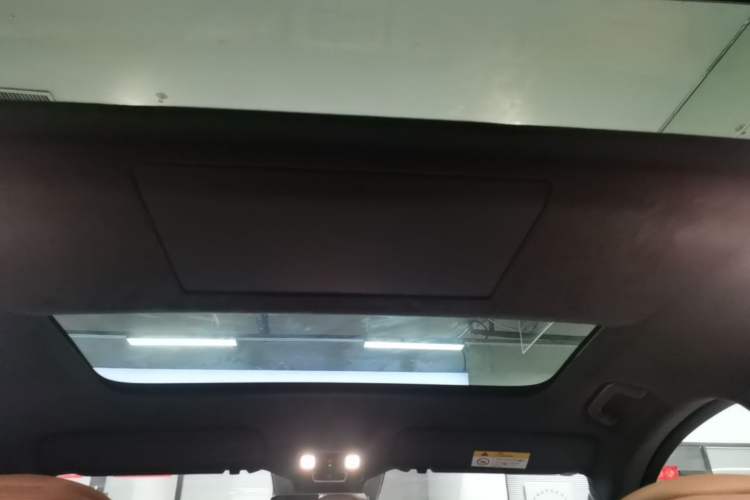 Used ONVO Luxeed L90 2025 Model Max Six-Seater 60-degree Battery Edition Headliner