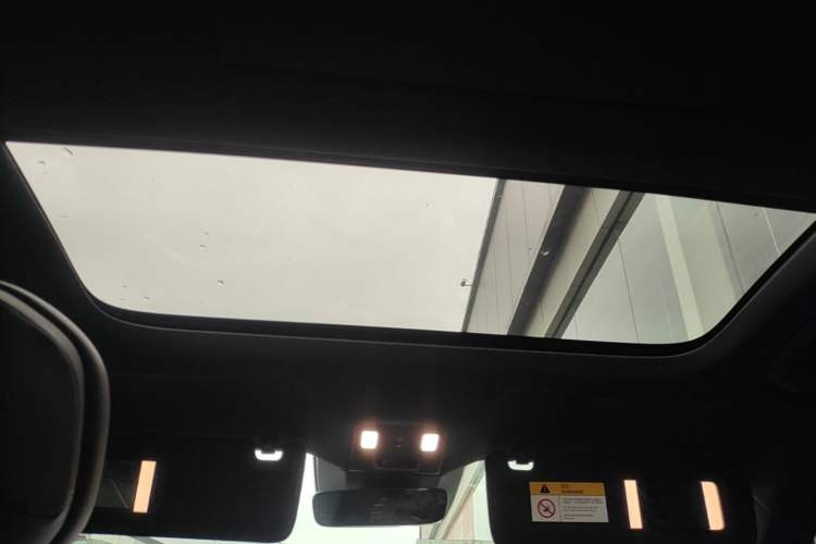 Used ONVO Luxeed L90 2025 Model Max Six-Seater 60-degree Battery Edition Headliner