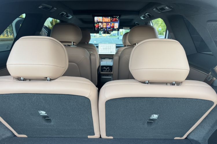 Used ONVO Luxeed L90 2025 Model—Ultra Six-Seater Version Headliner