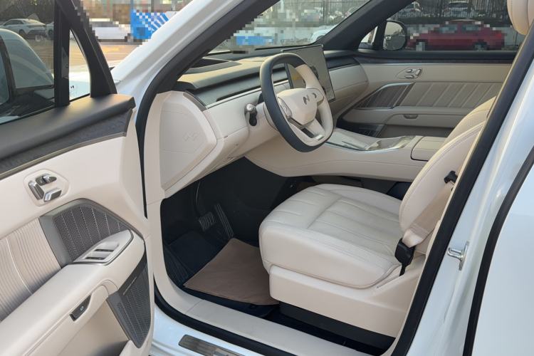 Used ONVO Luxeed L90 2025 Model—Max Six-Seater Version Interior 1
