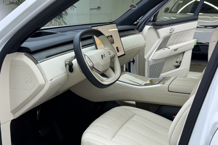 Used ONVO Luxeed L90 2025 Model Ultra Six-Seater 60-degree Battery Edition Interior 11