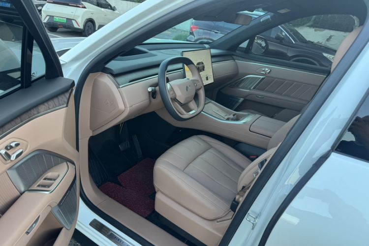 Used ONVO Luxeed L90 2025 Model—Ultra Six-Seater Version Interior 11
