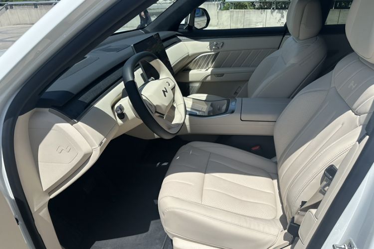 Used ONVO Luxeed L90 2025 Model—Max Six-Seater Version Interior 2