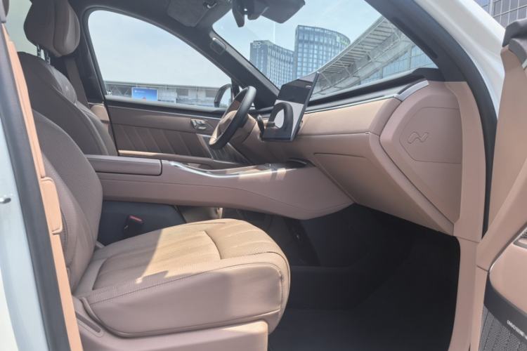 Used ONVO Luxeed L90 2025 Model—Max Six-Seater Version Interior 2