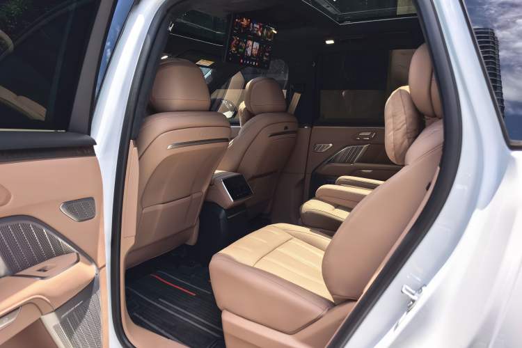 Used ONVO Luxeed L90 2025 Model—Max Seven-Seater Version Interior 2