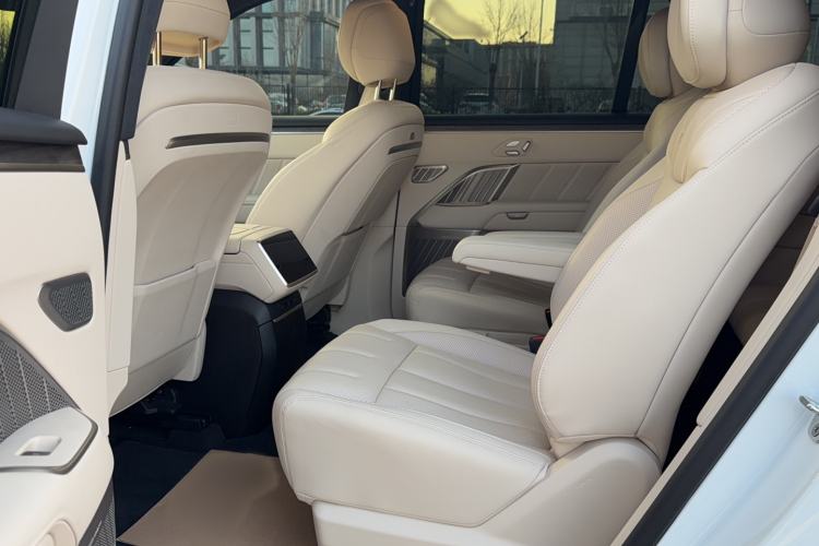 Used ONVO Luxeed L90 2025 Model—Max Six-Seater Version Interior 2