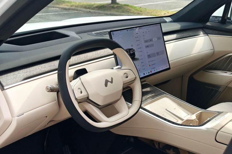 Used ONVO Luxeed L90 2025 Model—Max Six-Seater Version Interior 3