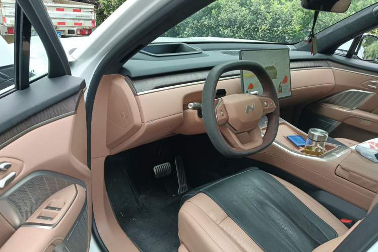 Used ONVO Luxeed L90 2025 Model—Ultra Six-Seater Version Interior 3