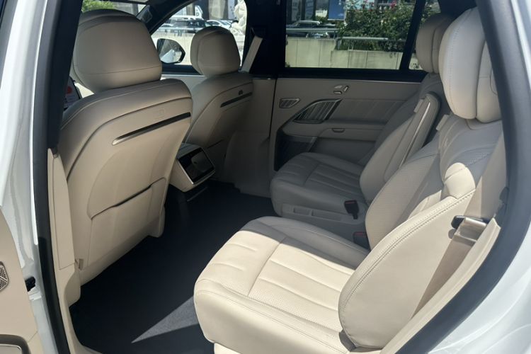 Used ONVO Luxeed L90 2025 Model—Max Six-Seater Version Interior 3