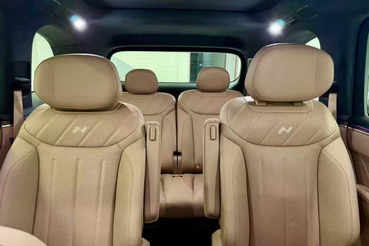Used ONVO Luxeed L90 2025 Model—Max Six-Seater Version Interior 3