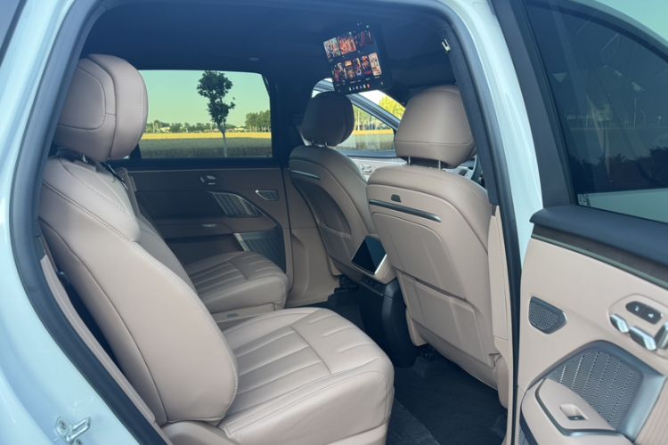 Used ONVO Luxeed L90 2025 Model—Ultra Six-Seater Version Interior 3