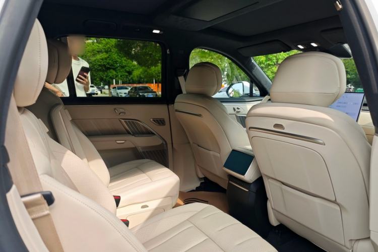 Used ONVO Luxeed L90 2025 Model—Max Six-Seater Version Interior 4