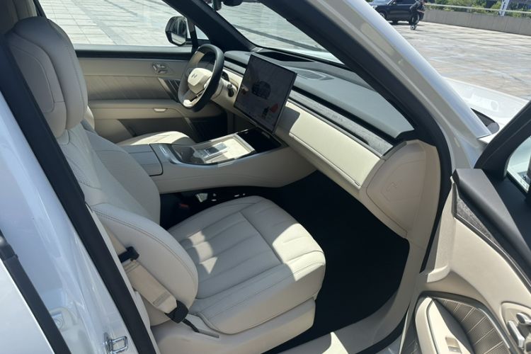 Used ONVO Luxeed L90 2025 Model—Max Six-Seater Version Interior 4