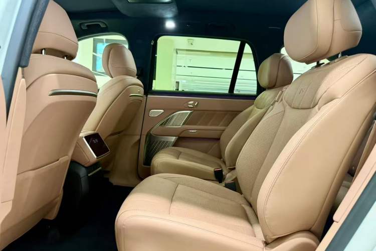 Used ONVO Luxeed L90 2025 Model—Max Six-Seater Version Interior 4