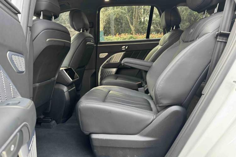Used ONVO Luxeed L90 2025 Model—Max Six-Seater Version Interior 4