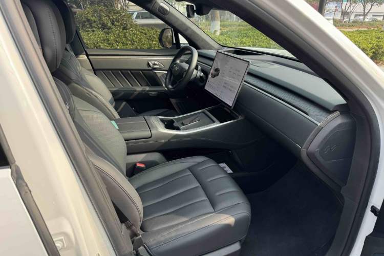 Used ONVO Luxeed L90 2025 Model—Max Six-Seater Version Interior 5