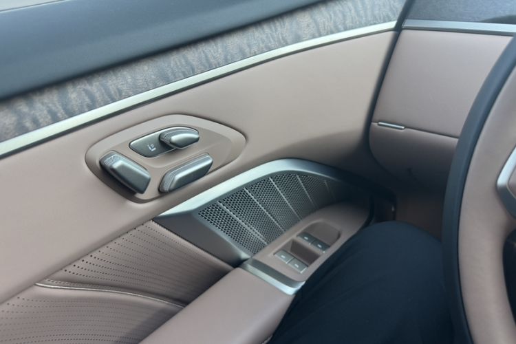 Used ONVO Luxeed L90 2025 Model—Ultra Six-Seater Version Interior 7