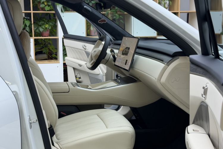 Used ONVO Luxeed L90 2025 Model Ultra Six-Seater 60-degree Battery Edition Interior 9