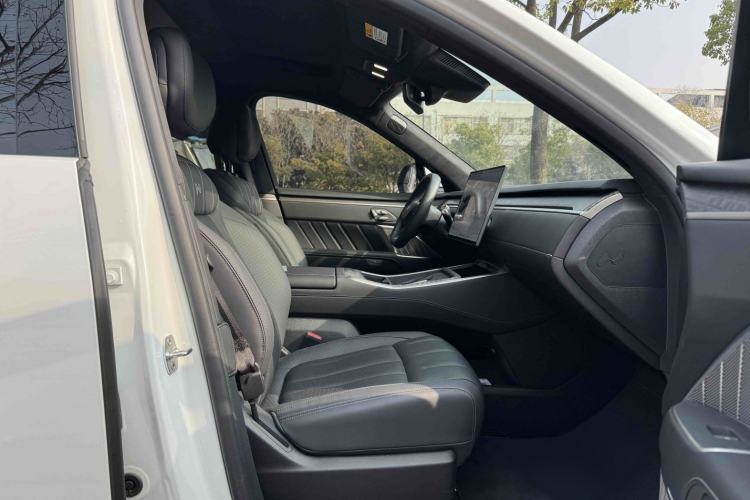 Used ONVO Luxeed L90 2025 Model—Max Six-Seater Version Interior 9