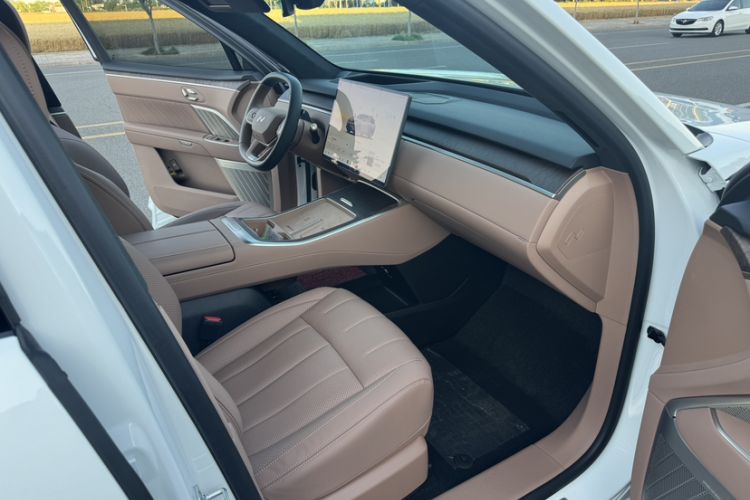 Used ONVO Luxeed L90 2025 Model—Ultra Six-Seater Version Interior 9