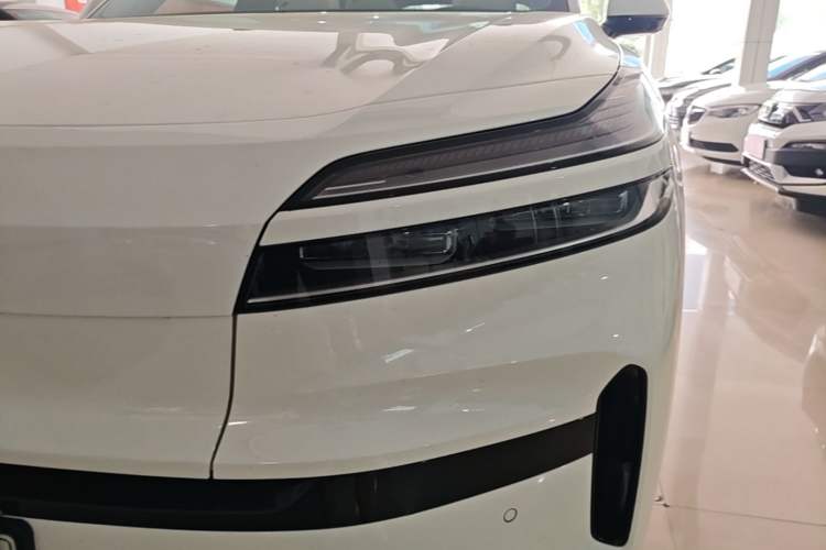 Used ONVO Luxeed L90 2025 Model—Ultra Six-Seater Version Left Front Headlight