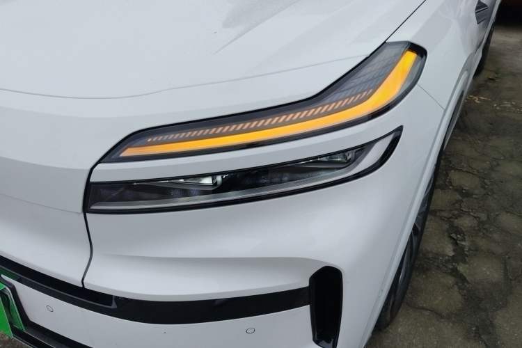 Used ONVO Luxeed L90 2025 Model—Max Six-Seater Version Left Front Headlight