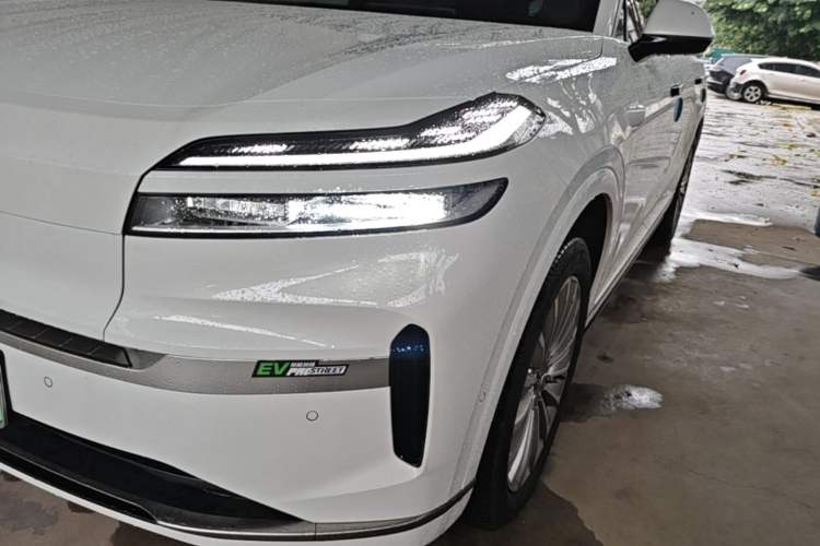 Used ONVO Luxeed L90 2025 Model—Ultra Six-Seater Version Left Front Headlight