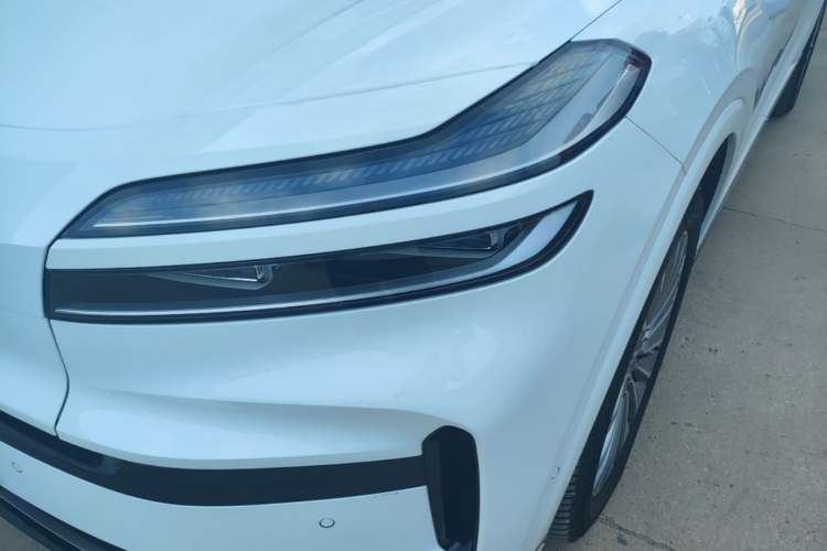 Used ONVO Luxeed L90 2025 Model—Max Six-Seater Version Left Front Headlight